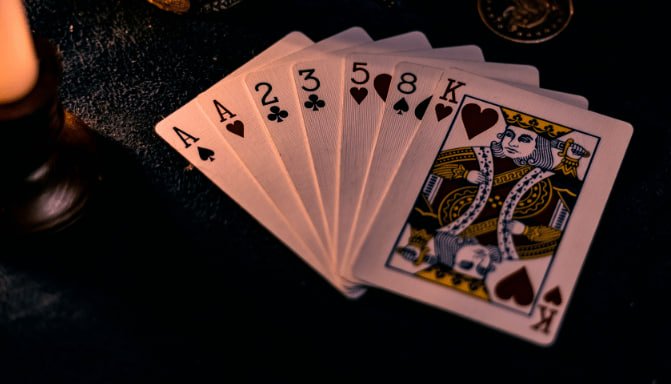 ye98 APP တွင် Live Casino Baccarat ကစားနေခြင်း
